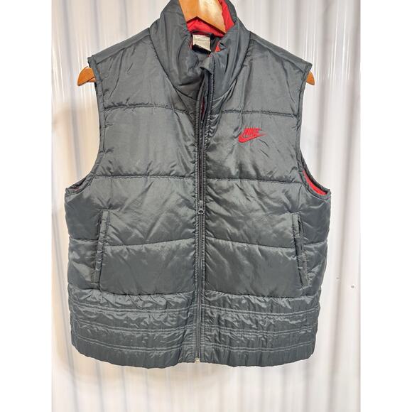 Nike Gilet Vintage Men’s Black With Red Lining And Swoosh XL